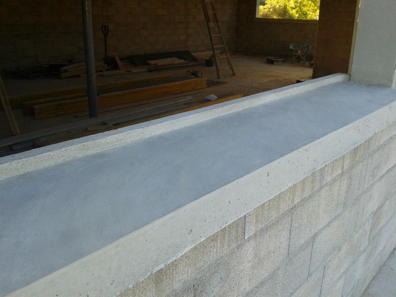 appui de fenêtre en béton lissé