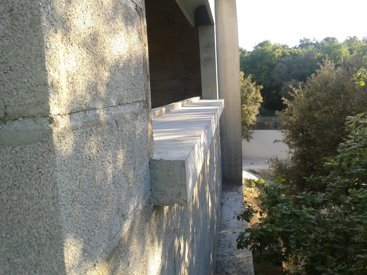 appuis de fenêtres béton lissés coffrés sur place