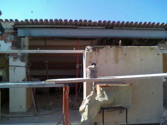 Rénovation appartement, abattage murs porteurs intérieurs, surélévation du toit